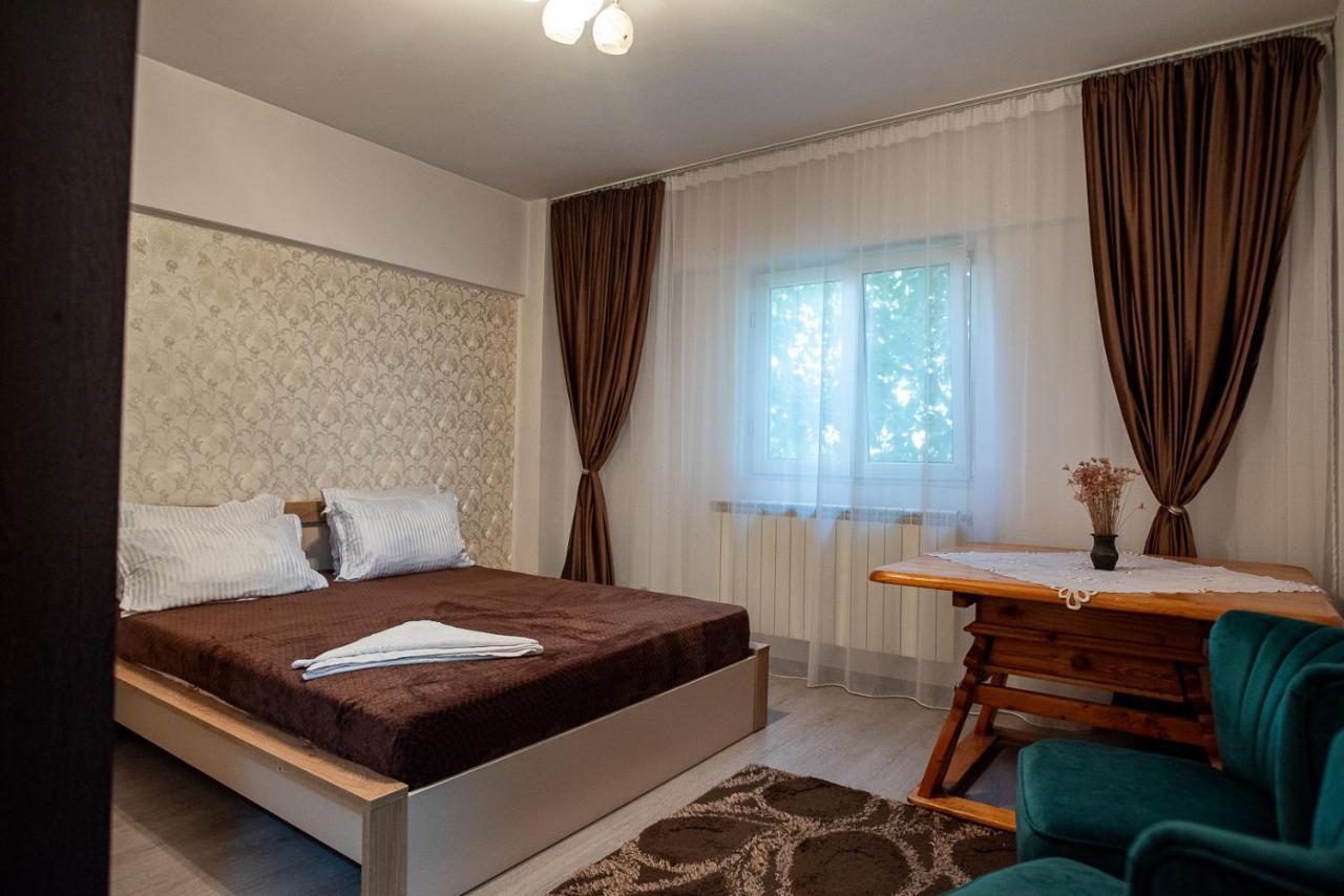 5 Bedrooms Luxury Apartment Villa Bukarest Exterior foto