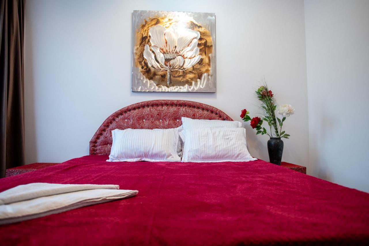 5 Bedrooms Luxury Apartment Villa Bukarest Exterior foto