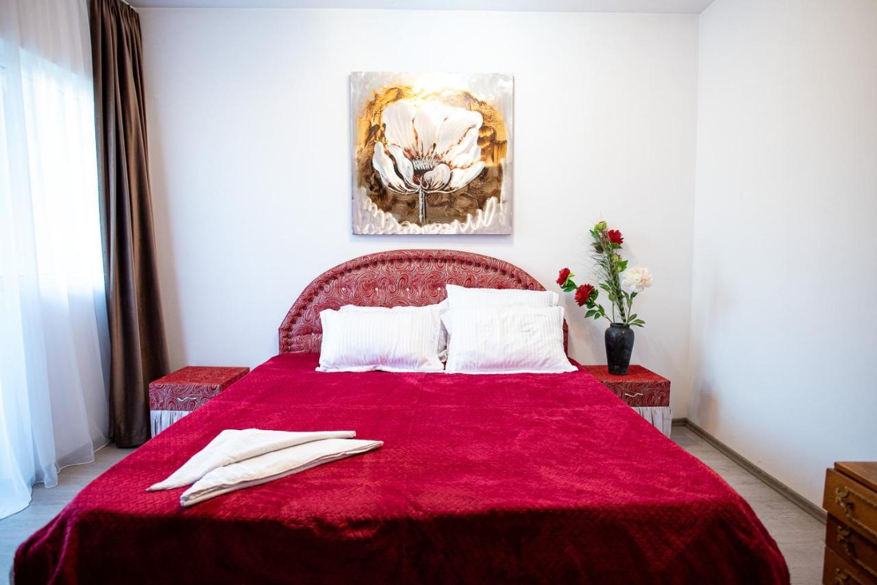5 Bedrooms Luxury Apartment Villa Bukarest Exterior foto
